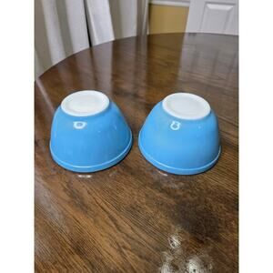 2 Vintage Pyrex 401 Blue 1 1/2 Pint Nesting Ovenware Bowls USA
